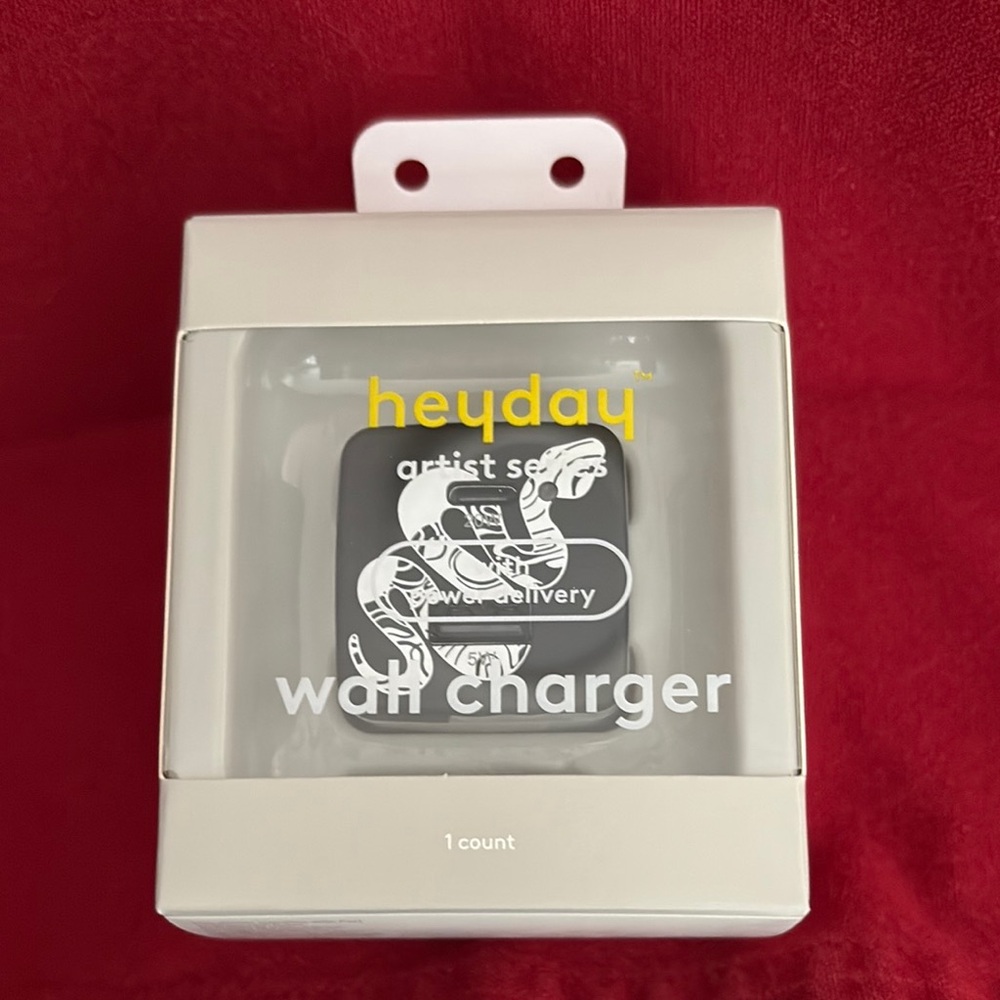 Heyday Artist Series Black Wall Charger